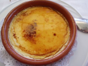 Crema catalana - dezert z vaječných žloutků s karamelem